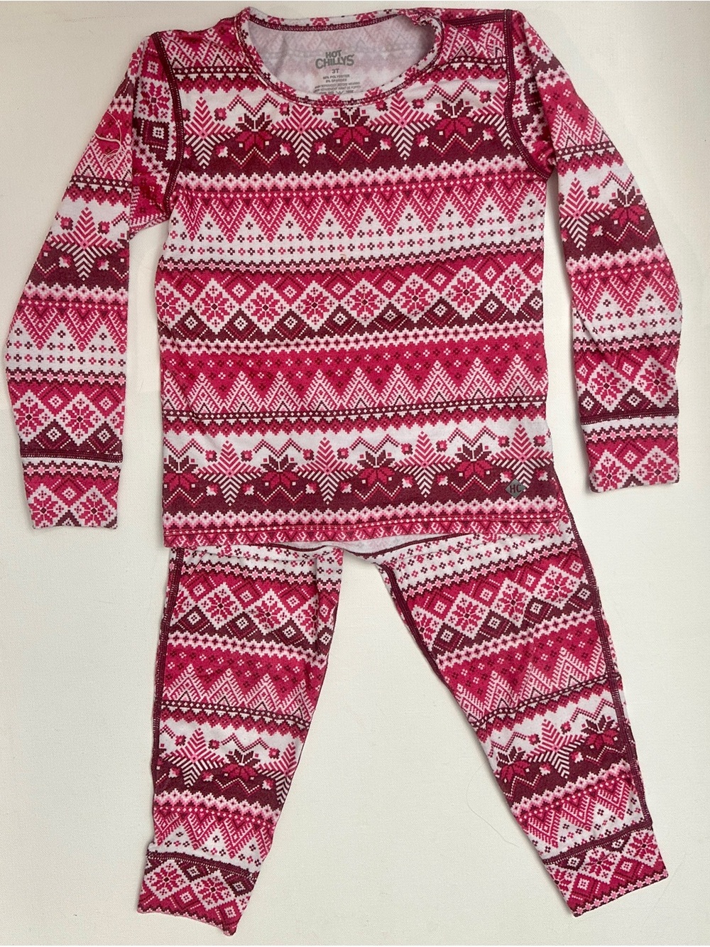 Hot Chillys girl’s print baselayer pajama sets.  Size 3T.